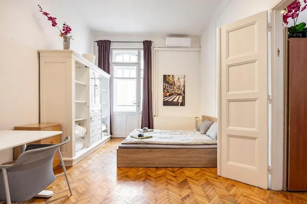 The Gem Apartment Budapest 0*,  Hungary
